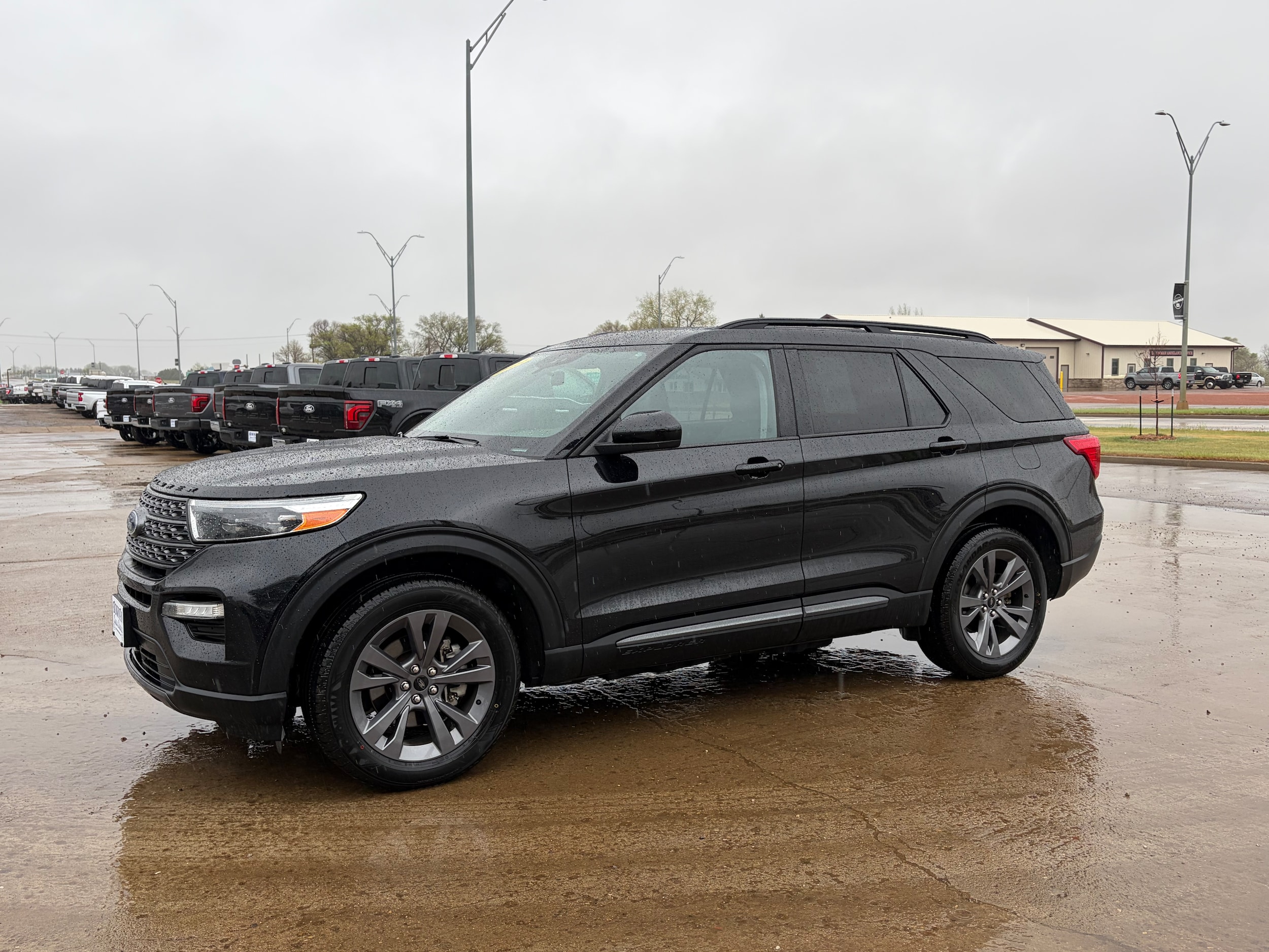 2023 Ford Explorer XLT 4WD's photo
