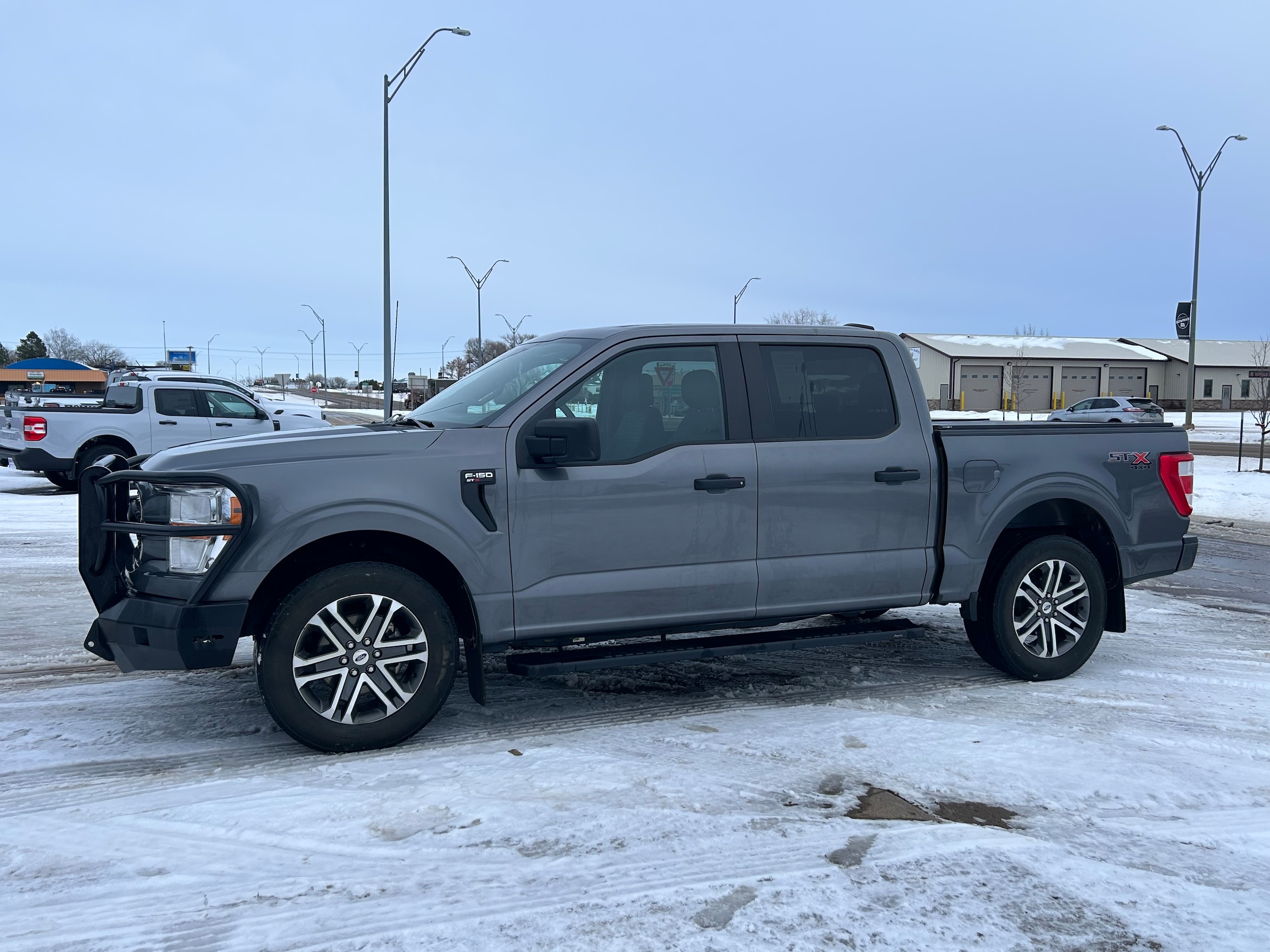 2021 Ford F-150 XL's photo