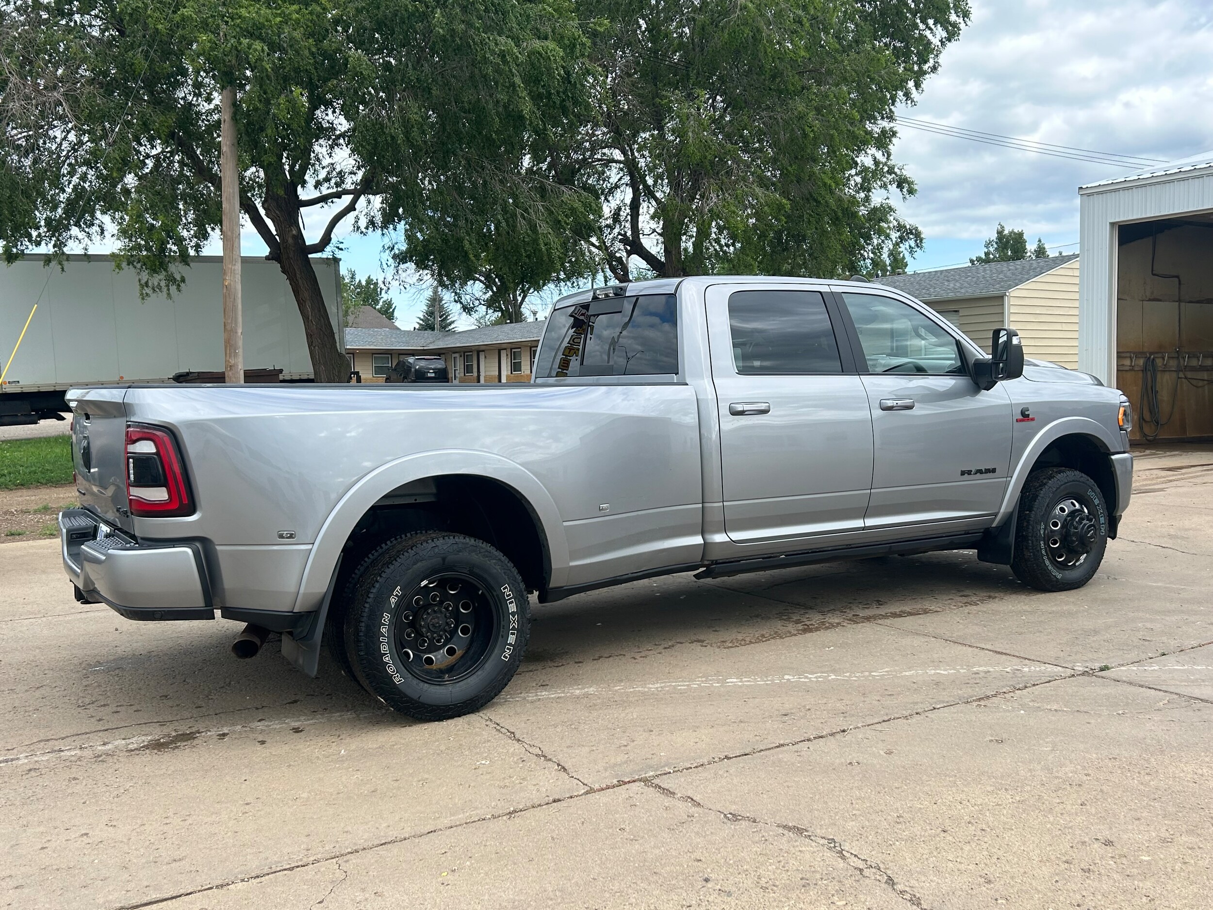 2023 Ram 3500 Limited photo 3