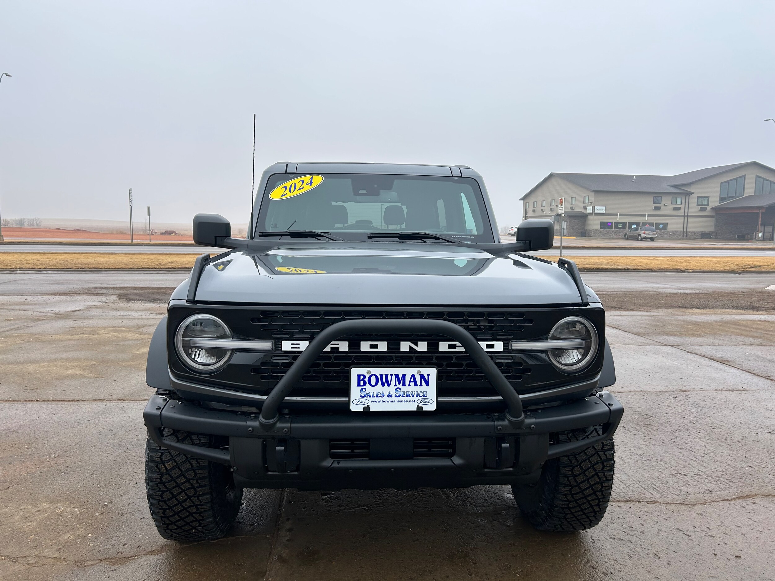 2024 Ford Bronco Wildtrak photo 2