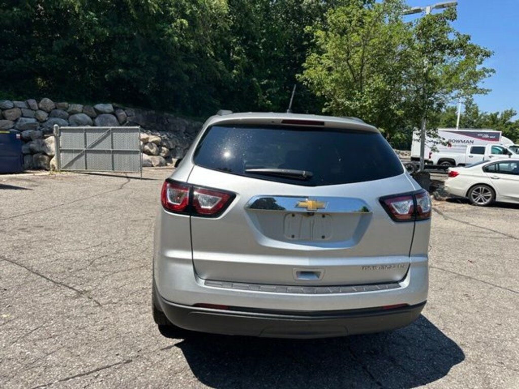 Used 2015 Chevrolet Traverse LS SUV