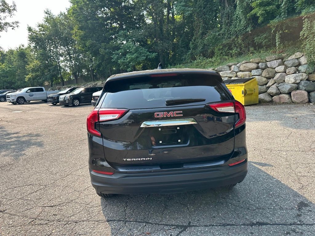 Used 2022 GMC Terrain SLE SUV
