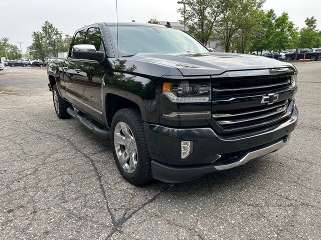 2018 Chevrolet Silverado 1500 LTZ photo 3