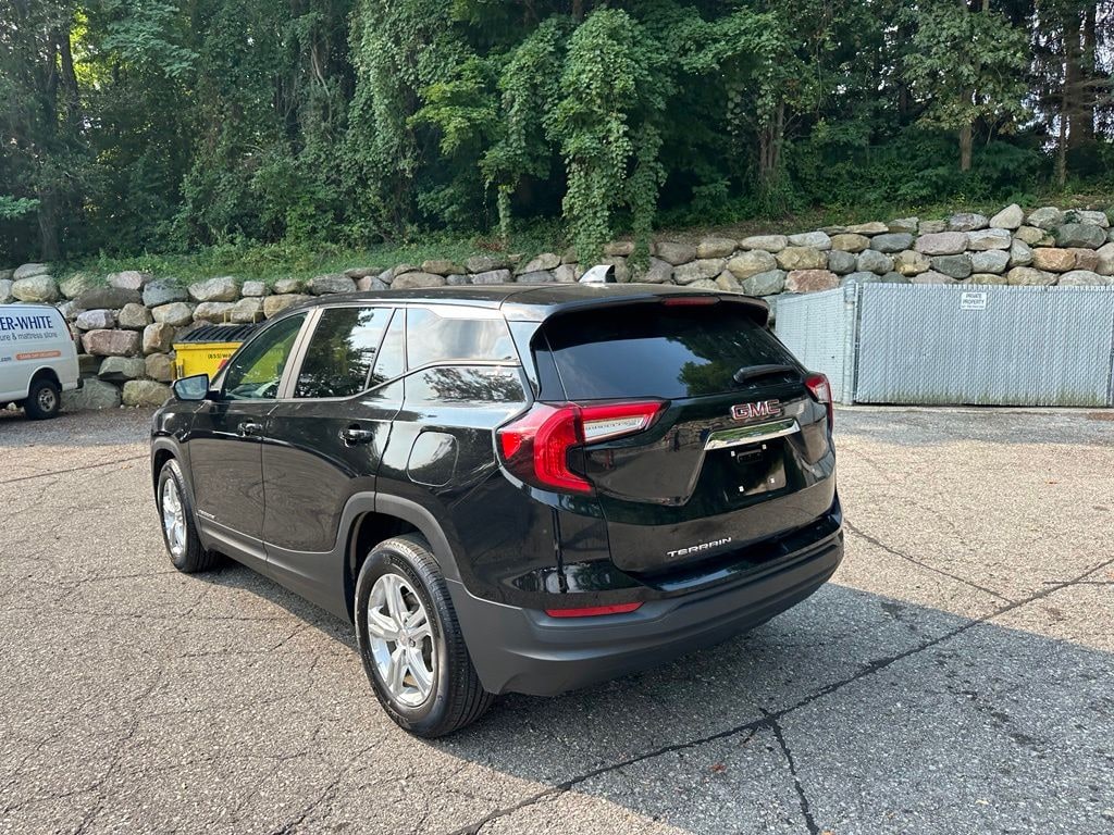 Used 2022 GMC Terrain SLE SUV
