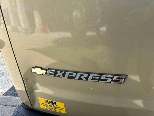 2017 Chevrolet Express Cargo Work Van - Photo 26