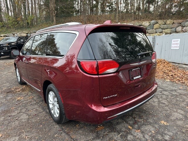 2018 Chrysler Pacifica Touring L photo 3