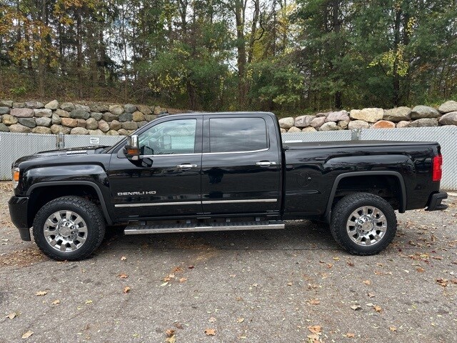 2018 Gmc Sierra Denali photo 2