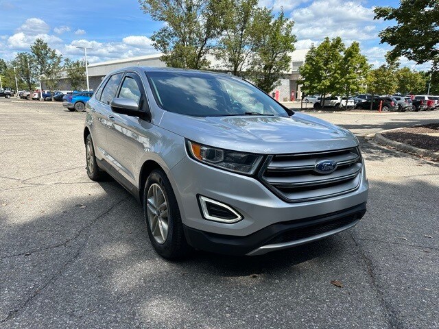 2016 Ford Edge SEL photo 2