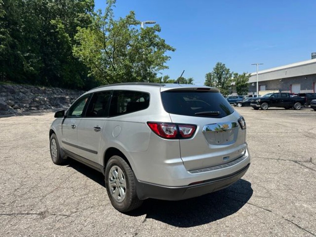 Used 2015 Chevrolet Traverse LS SUV