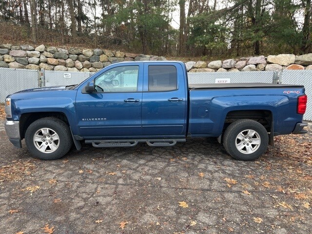 2016 Chevrolet Silverado 1500 LT photo 2