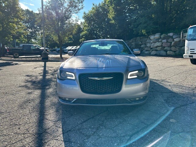 2017 Chrysler 300 S photo 2