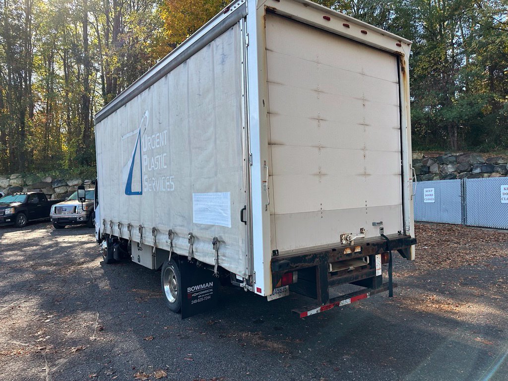 Used 2014 Isuzu NQR 16 ft box Truck