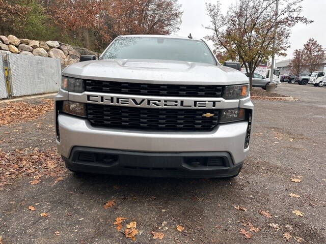 2020 Chevrolet Silverado 1500 Custom photo 2