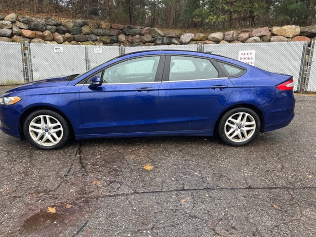 Used 2013 Ford Fusion SE Sedan