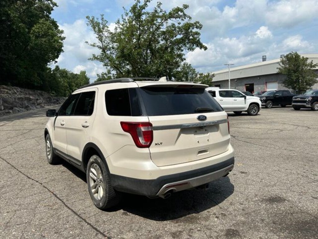 Used 2017 Ford Explorer XLT SUV