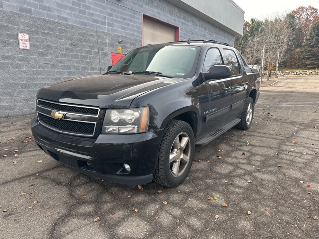 2011 Chevrolet Avalanche LT's photo