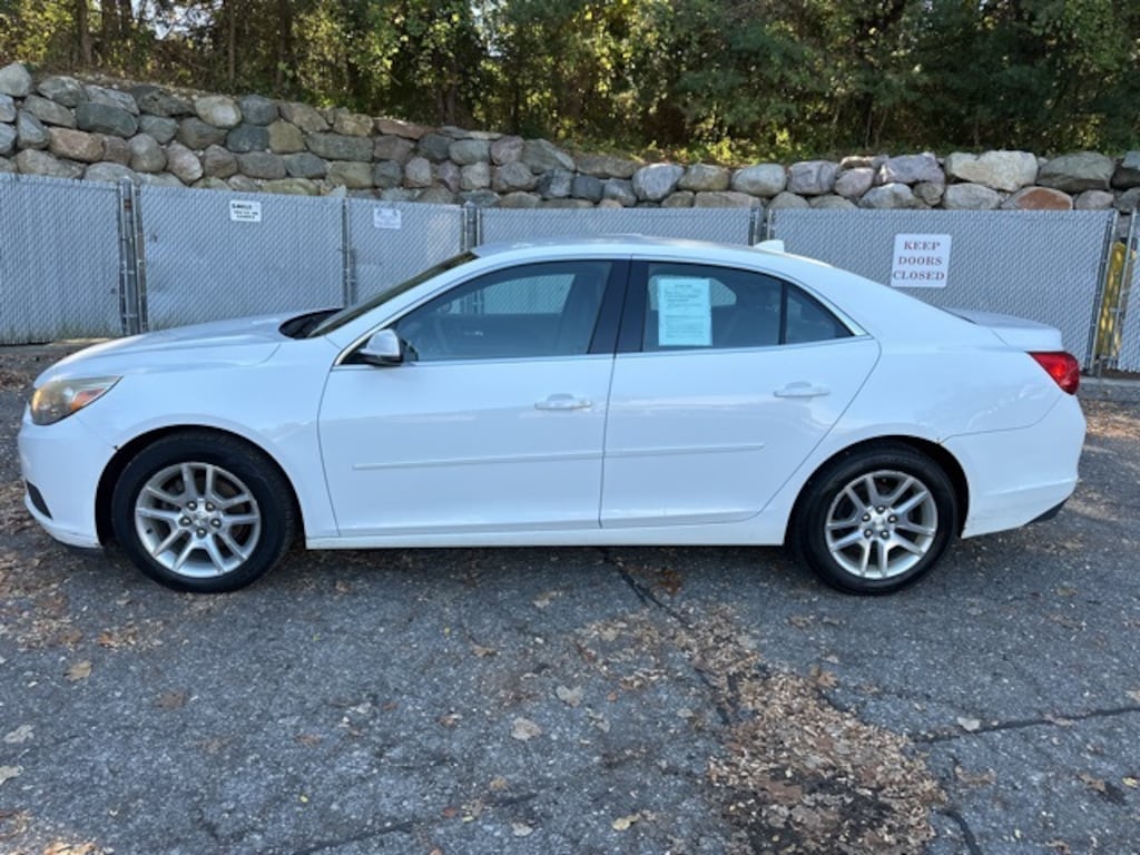 Used 2014 Chevrolet Malibu LT w/1LT Sedan