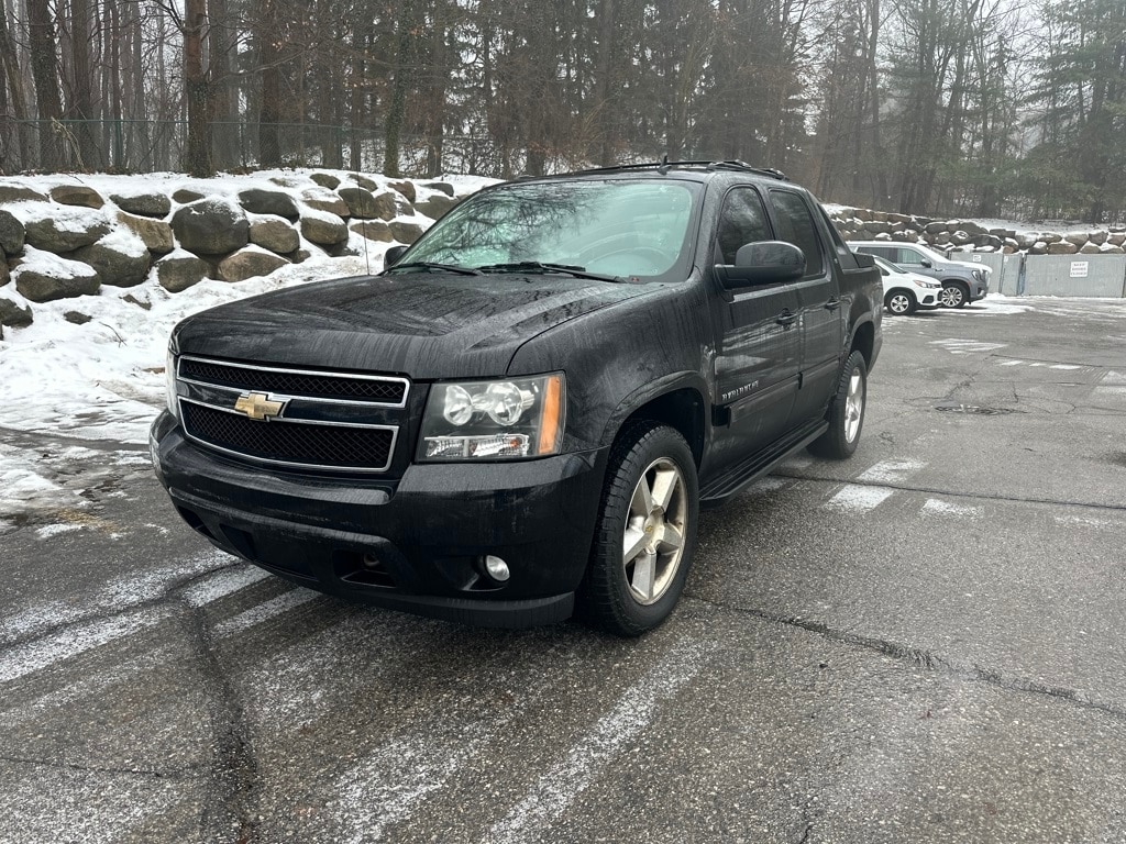 2011 Chevrolet Avalanche LT's photo