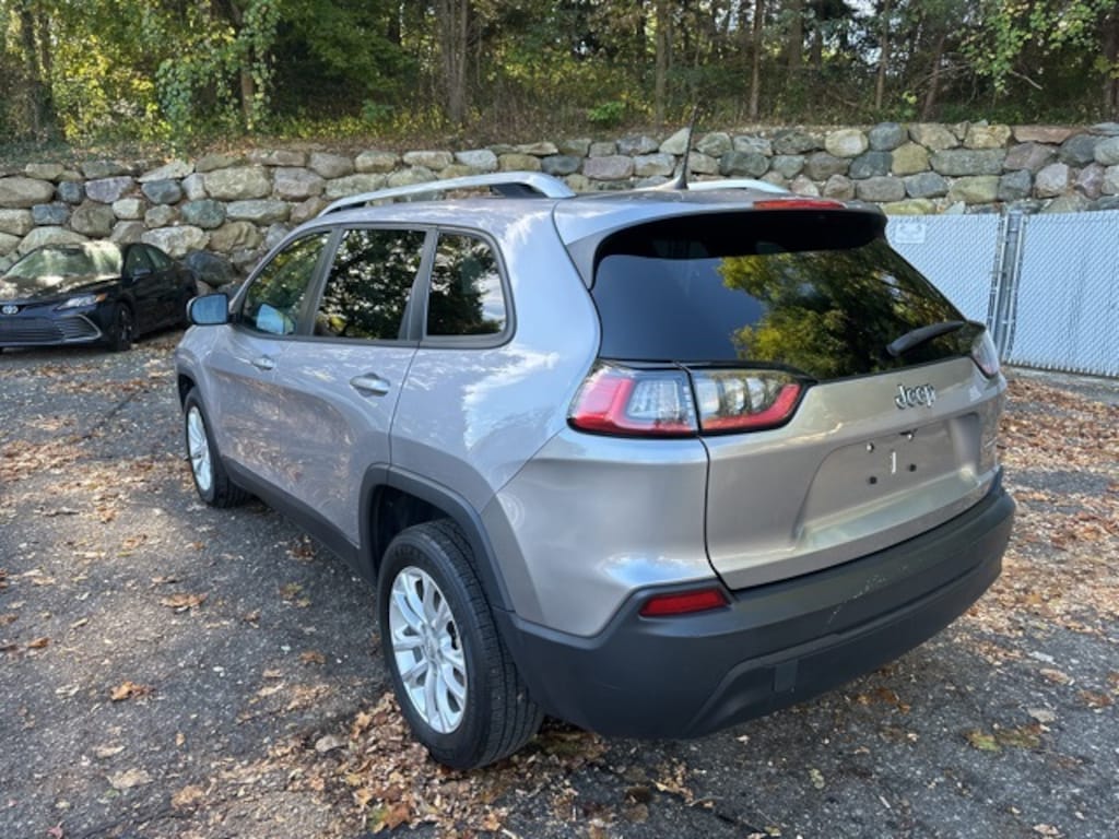 Used 2021 Jeep Cherokee Latitude SUV