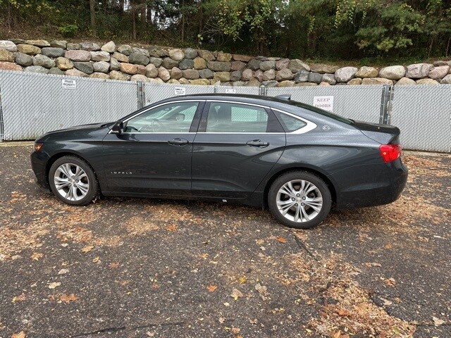 2015 Chevrolet Impala photo 3