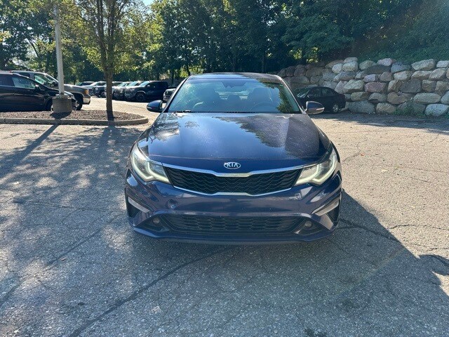 2019 Kia Optima S photo 2