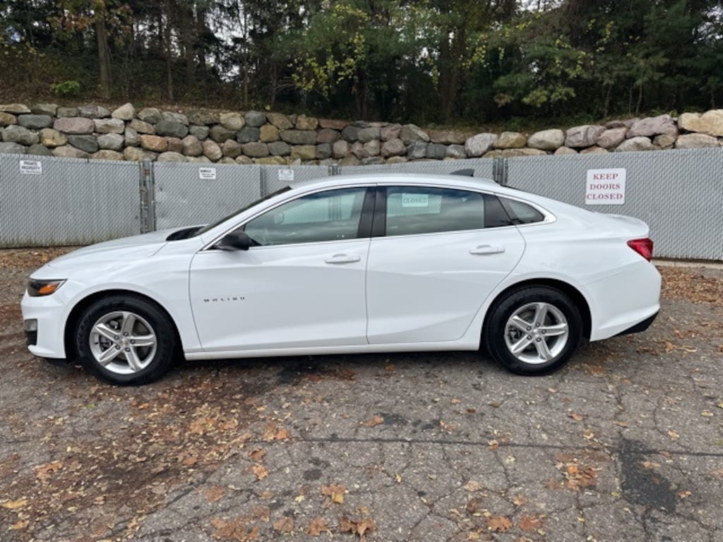 Used 2023 Chevrolet Malibu LS w/1FL Sedan
