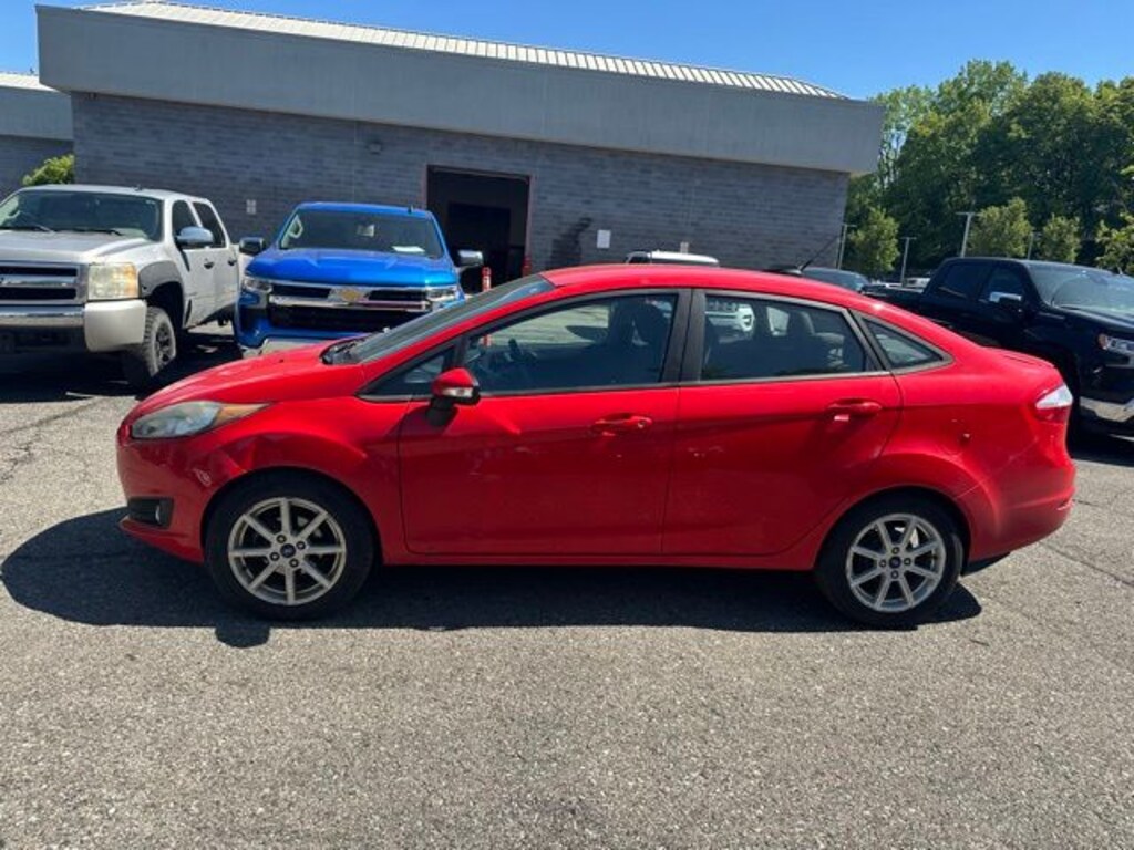 Used 2015 Ford Fiesta SE Sedan