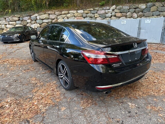 2017 Honda Accord Touring V6 photo 3