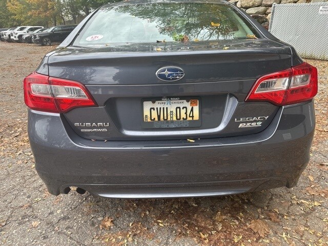 2017 Subaru Legacy 2.5i photo 3