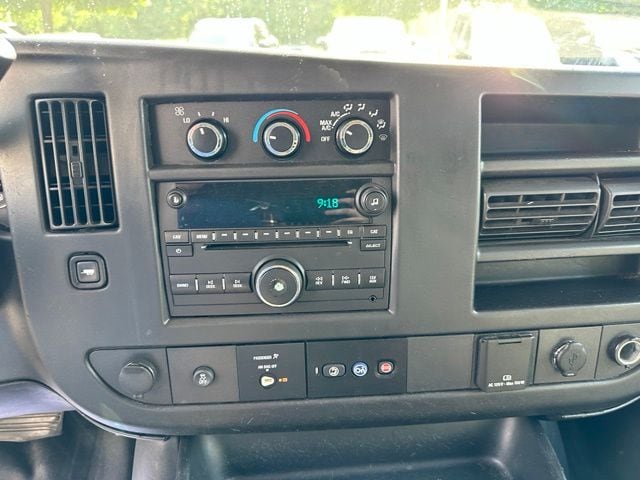 2017 Chevrolet Express Cargo Work Van - Photo 16