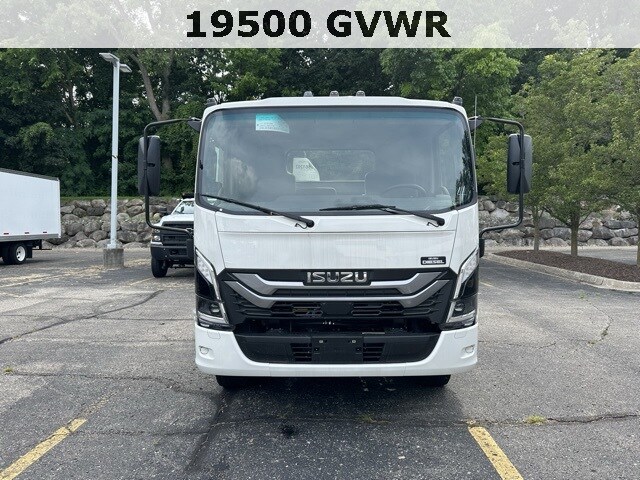 2025 Isuzu NRR photo 2