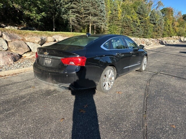 2015 Chevrolet Impala LTZ photo 3