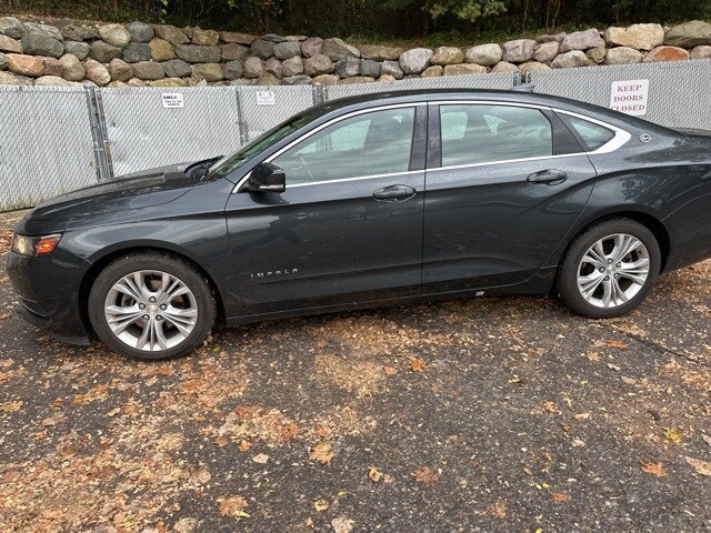 2015 Chevrolet Impala photo 2