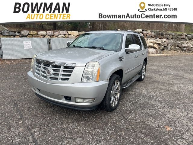 2010 Cadillac Escalade AWD Luxury's photo