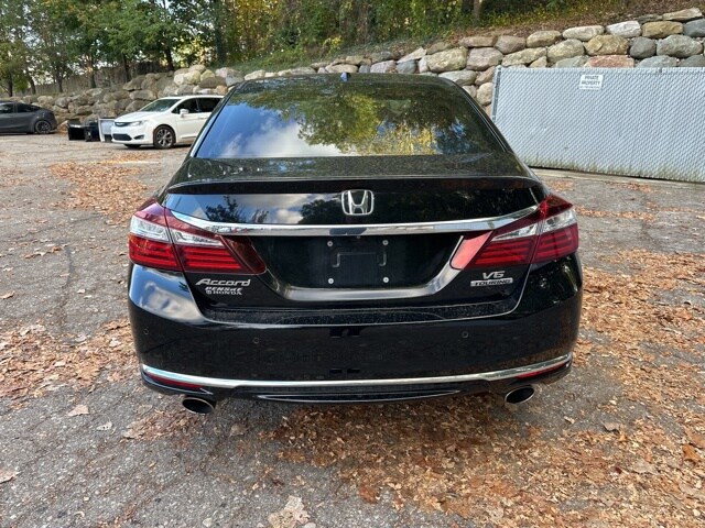 2017 Honda Accord Touring V6 photo 4