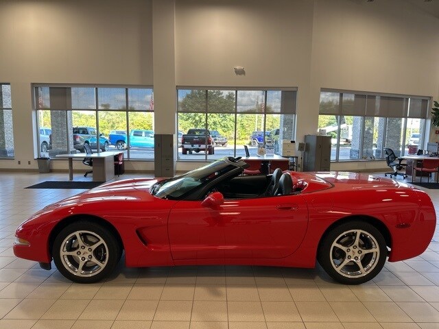 2004 Chevrolet Corvette Base Convertible photo 2