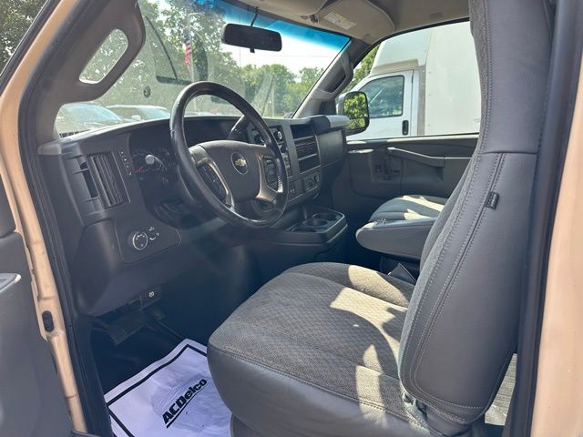 2017 Chevrolet Express Cargo Work Van - Photo 9