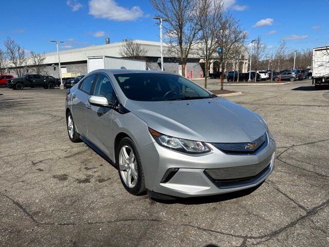 2018 Chevrolet Volt LT photo 3