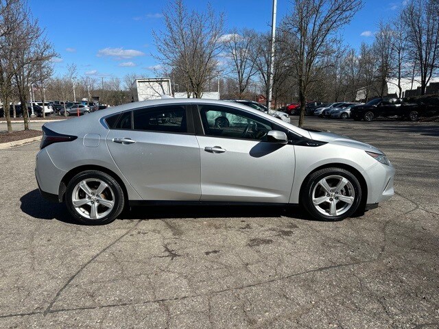 2018 Chevrolet Volt LT photo 4