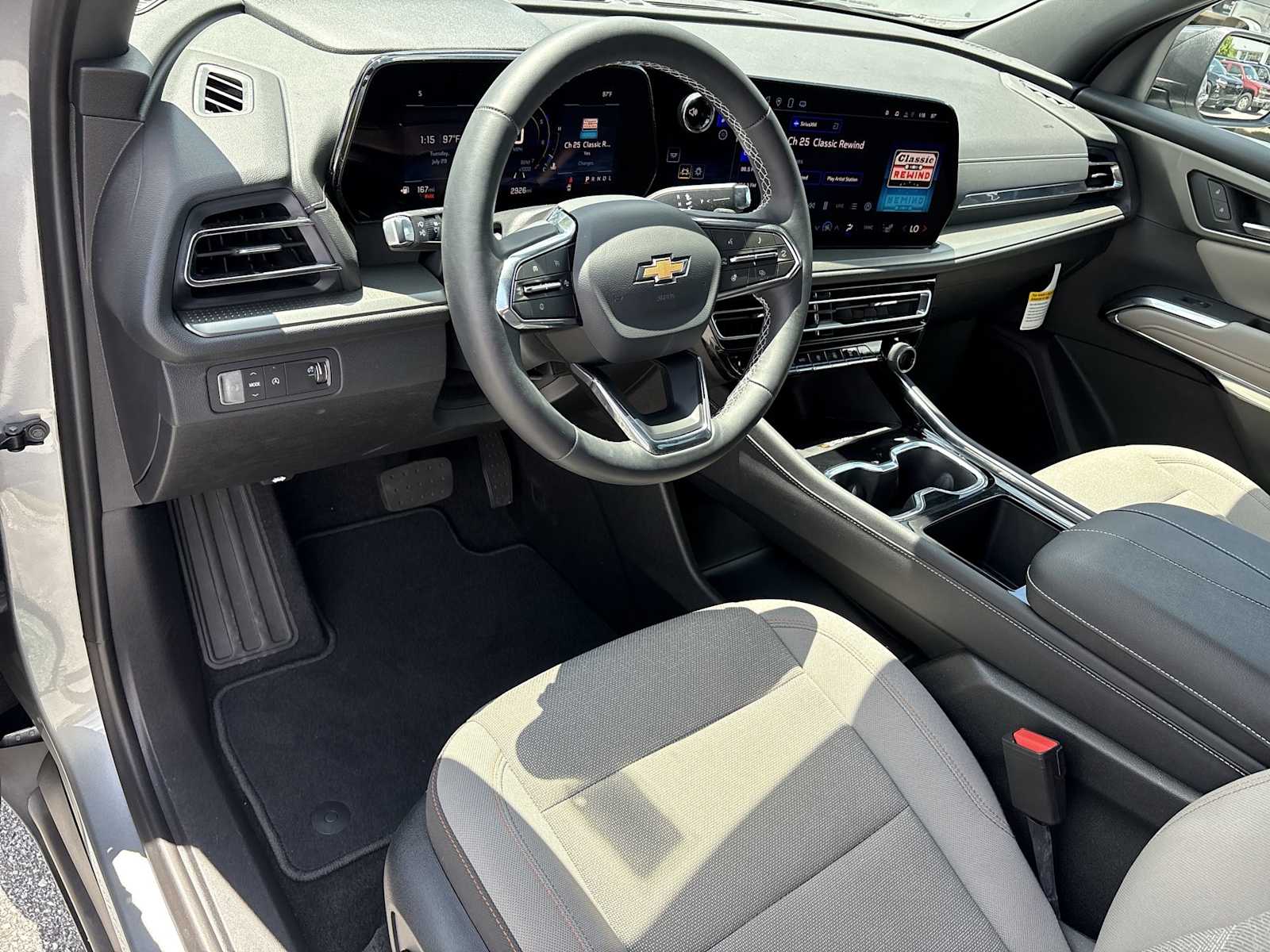 2025 Chevrolet Traverse LT - Photo 10