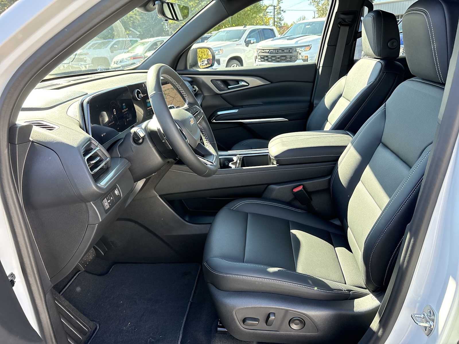 2027 Chevrolet Traverse LT - Photo 19