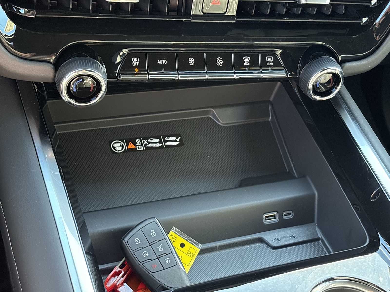 2027 Chevrolet Tahoe Premier - Photo 18