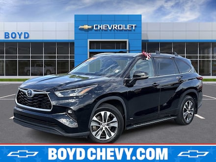 2022 Toyota Highlander Hybrid XLE SUV