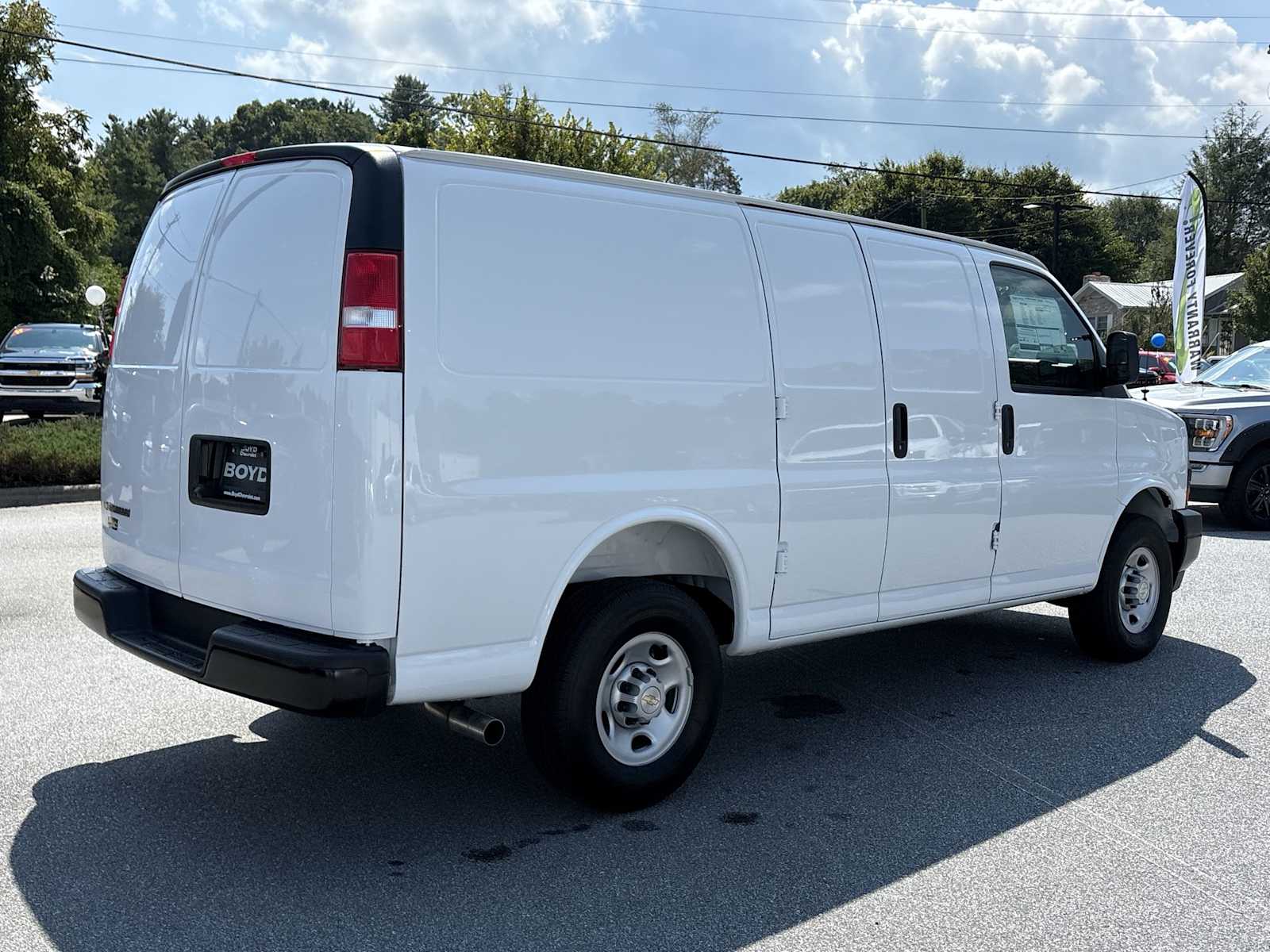 2025 Chevrolet Express Cargo Work Van - Photo 8