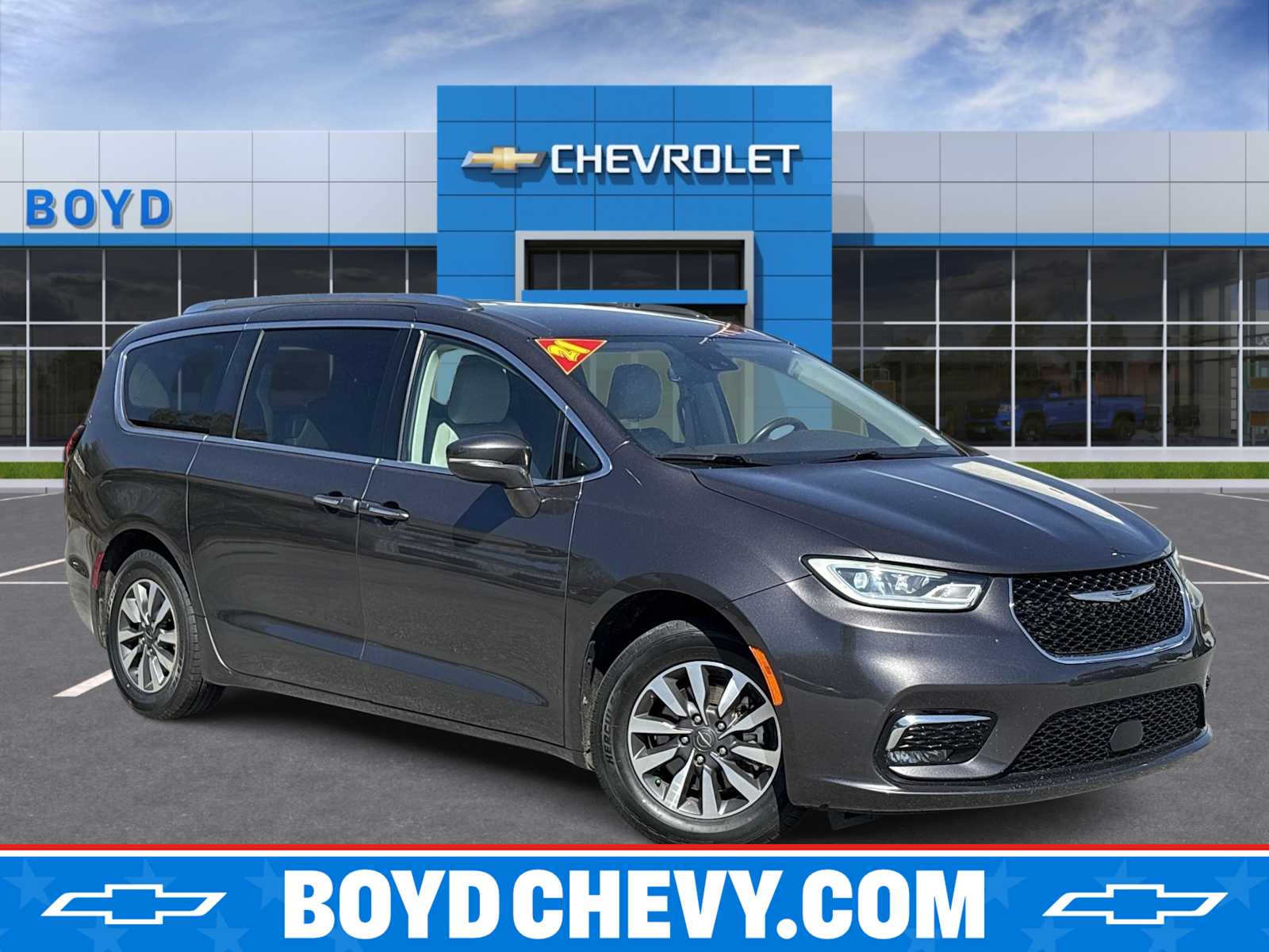 2021 Chrysler Pacifica Touring L's photo