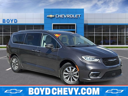 2021 Chrysler Pacifica Touring L Minivan
