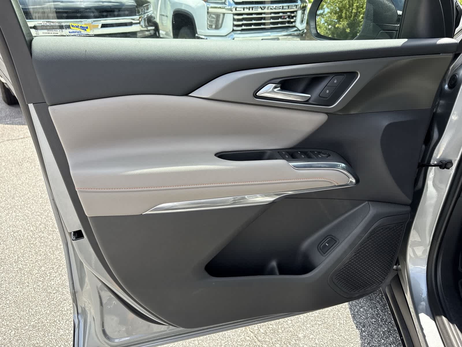 2025 Chevrolet Traverse LT - Photo 21