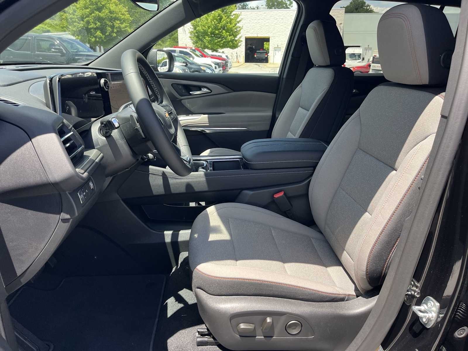 2025 Chevrolet Traverse LT - Photo 19
