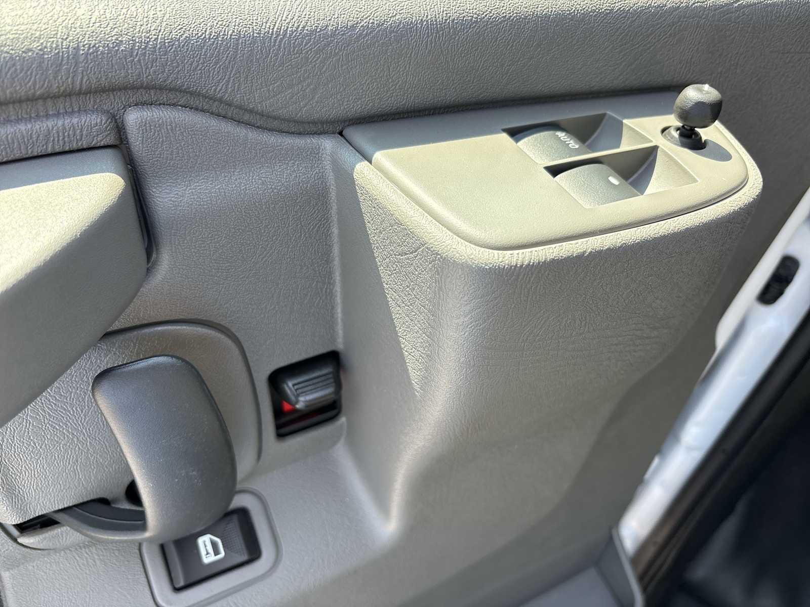 2025 Chevrolet Express Cargo Work Van - Photo 20