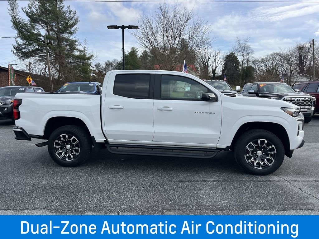 2024 Chevrolet Colorado LT - Photo 10